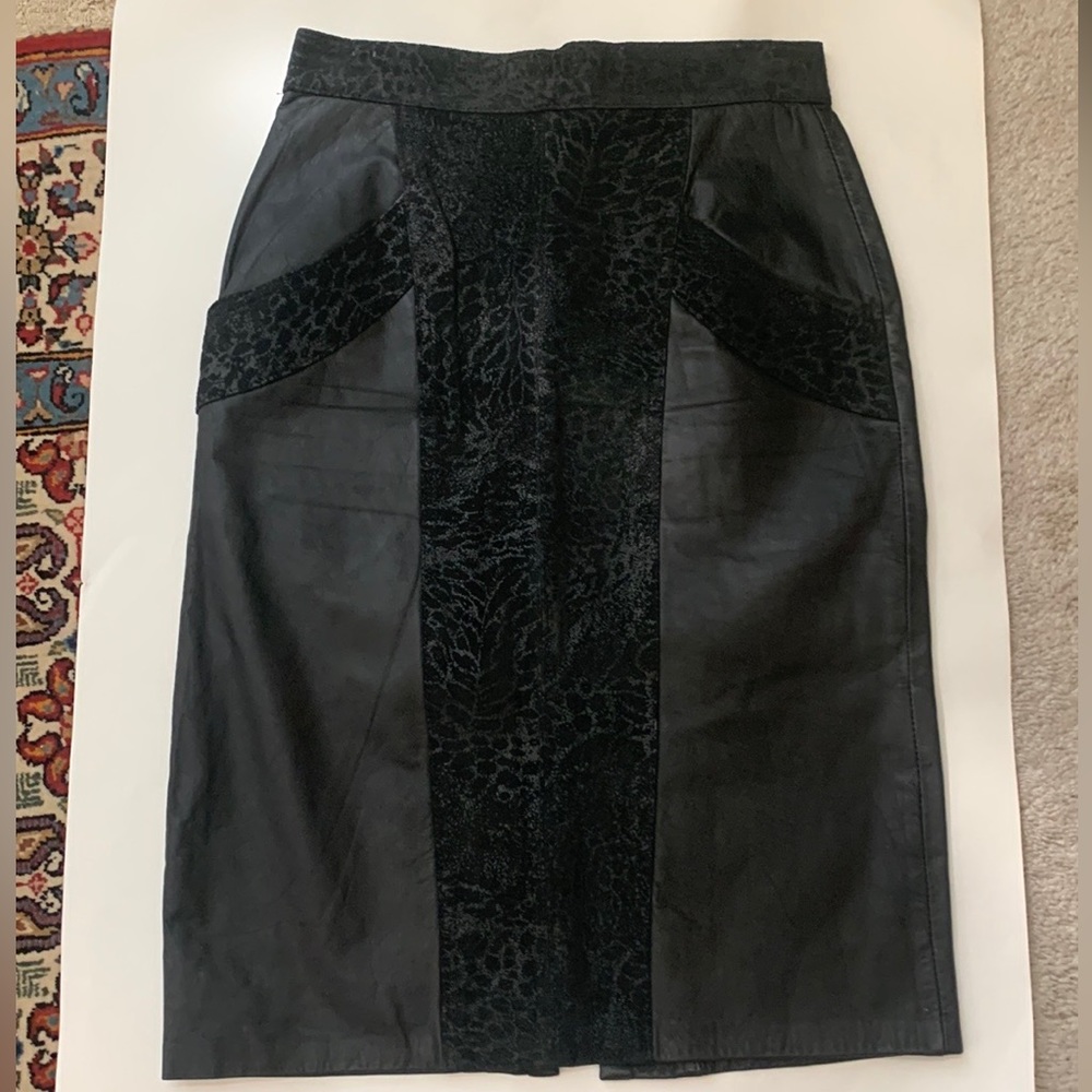 Winlit leather, black skirt with Cheetah pattern detailing, Size 2